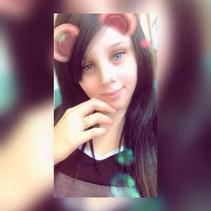 Meet your Posher, Claribette rivera